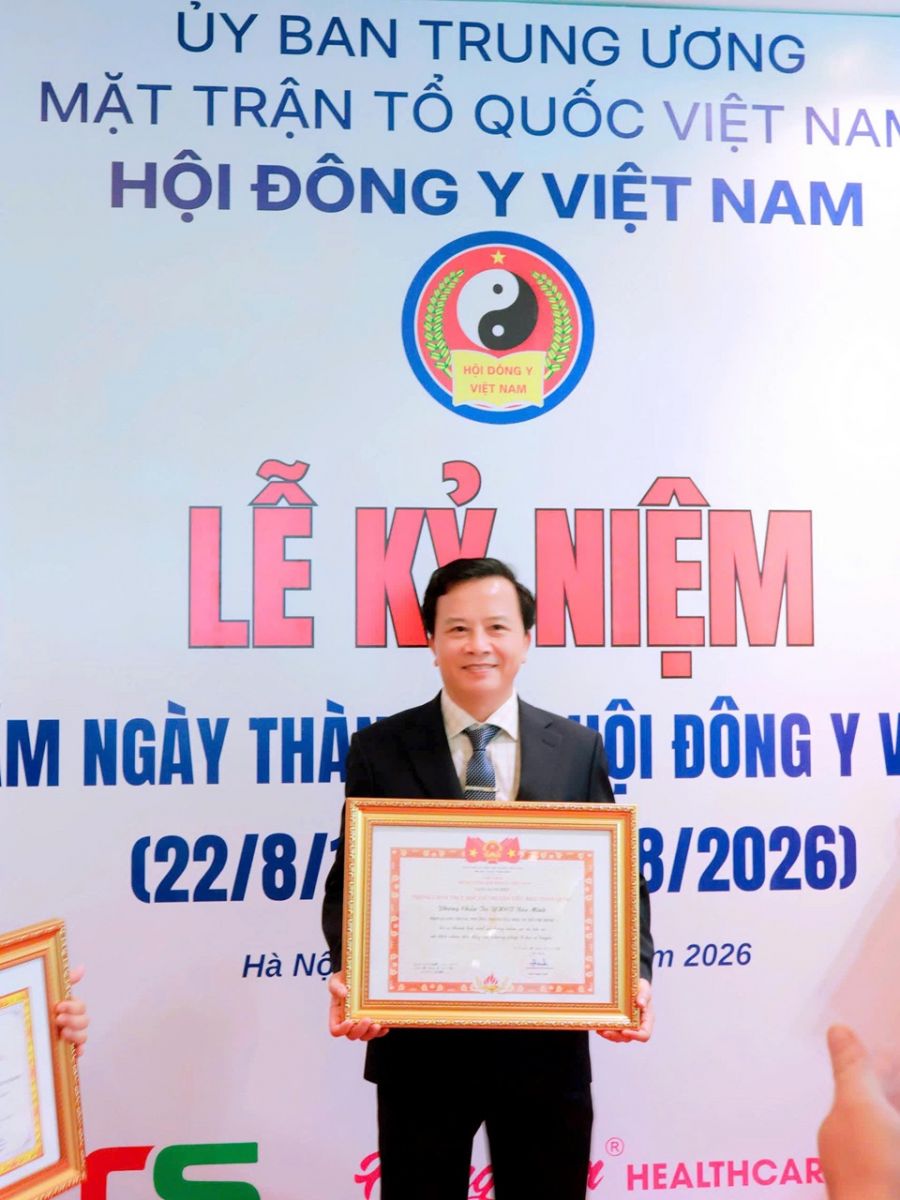 Lương y Nguyễn Văn Minh nhận bằng khen